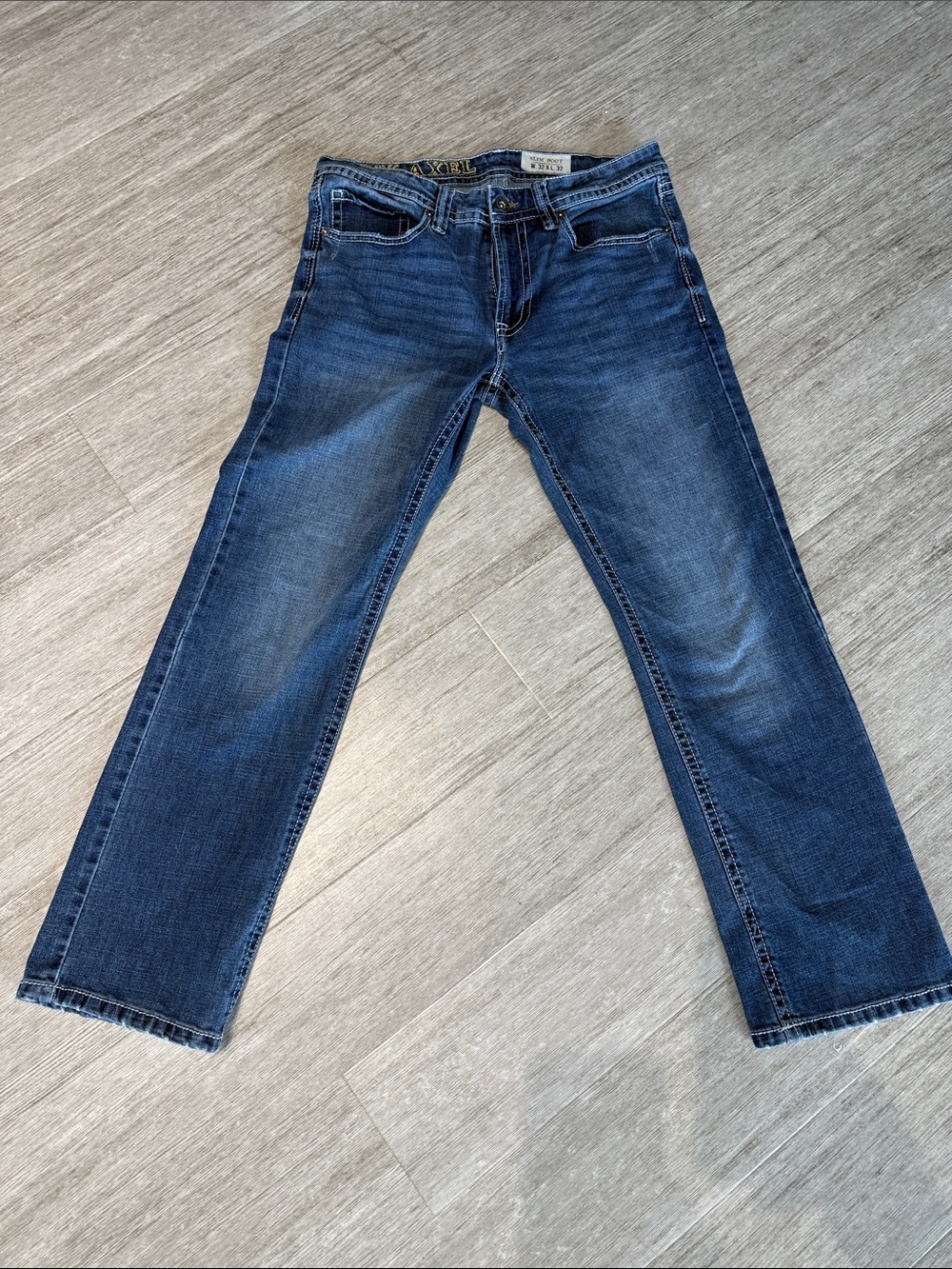 Men's Straight-Leg Jeans in Dark Blue Wash